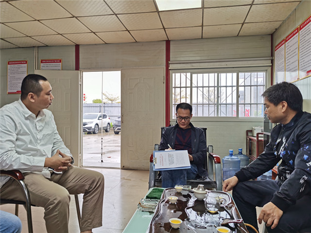 图为：与县住建部门开展在建工地联合检查  林中伟拍（外）.jpg