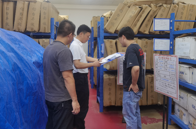 揭阳市发展改革局开展“中秋”“国庆”期间粮食和物资储备安全生产检查_20250930_6732757673625206399.jpg