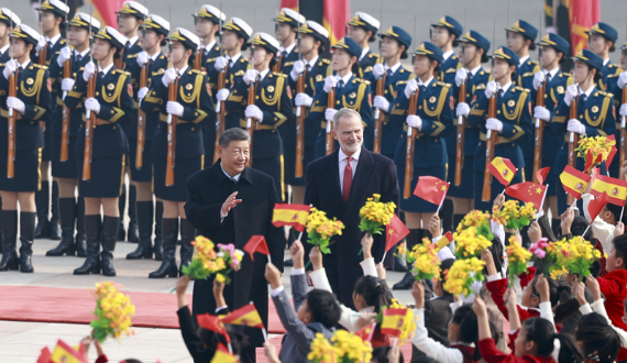 习近平会见西班牙国王费利佩六世