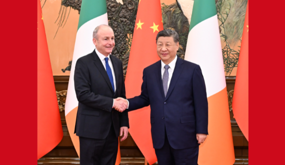 习近平会见爱尔兰总理马丁