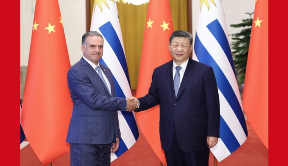 习近平同乌拉圭总统奥尔西举行会谈