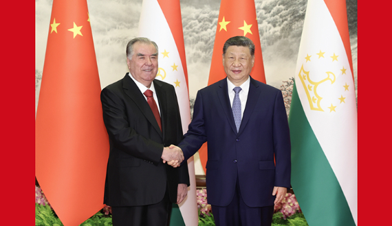习近平同塔吉克斯坦总统拉赫蒙会谈