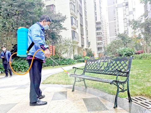 小区人口多好还是人口少好_手指月牙多好还是少好