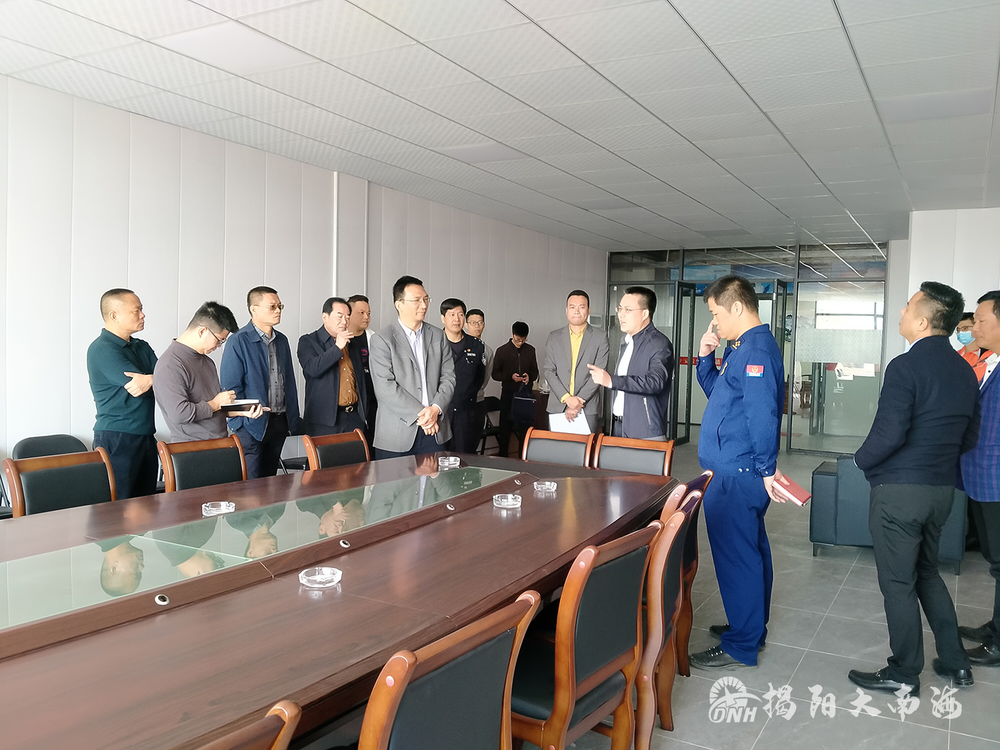 图2 检查组与被检查单位深入交流(1).jpg