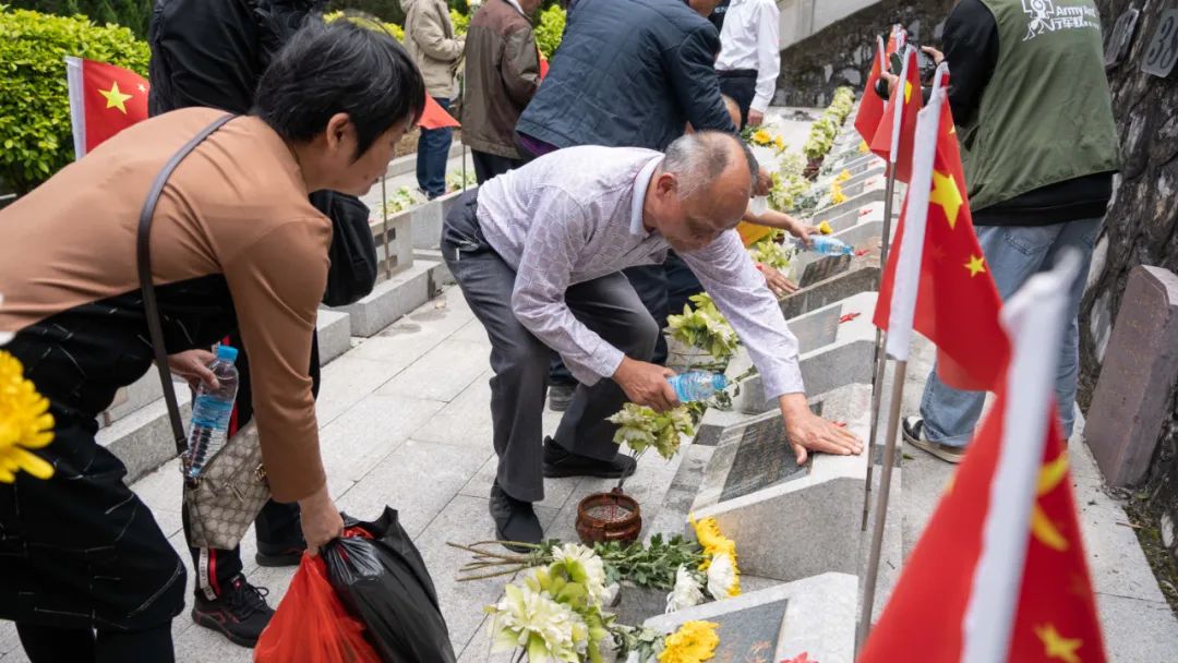 不忘家乡好儿郎 千里寻亲祭忠魂——我市首次集中组织烈士亲属开展异地祭扫揭阳籍烈士活动侧记