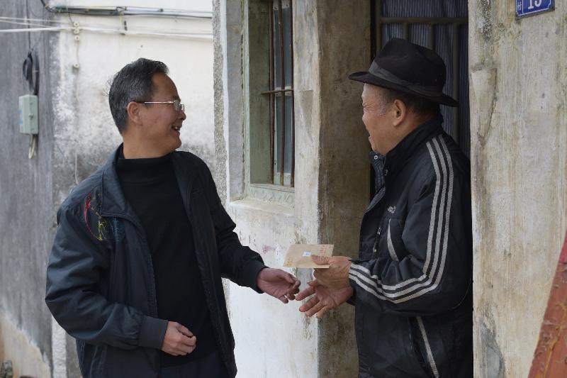 县靖海镇南山村和揭东区埔田镇老岭村开展节前走访慰问贫困户和村委会